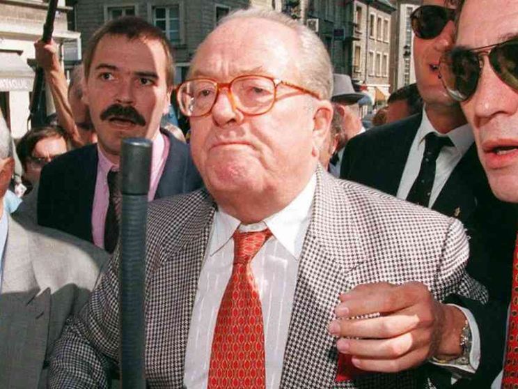 Addio a Le Pen, il leader xenofobo che aprì le porte all'estrema destra