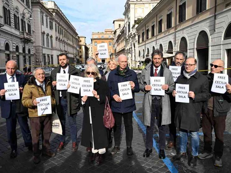 Sit in dei giornalisti a Roma per Cecilia Sala