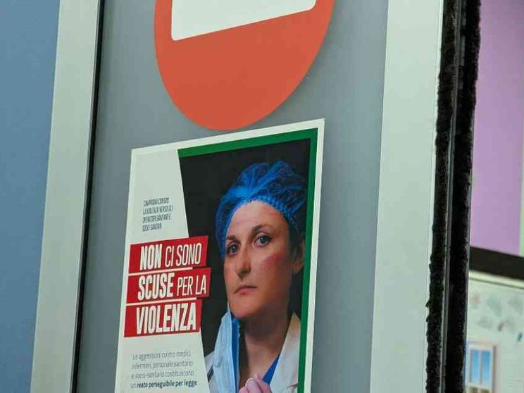 SOS aggressioni a medici e infermieri. Violenze cresciute del 40% in 5 anni