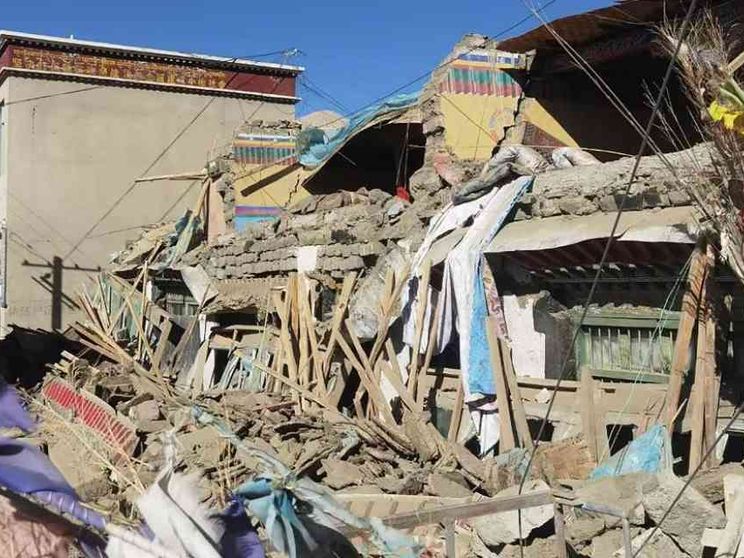 Violento terremoto in Tibet, oltre cento le vittime