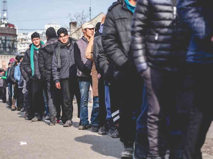 Ingressi dimezzati lungo la rotta balcanica, ma a Trieste migranti al gelo