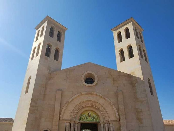 Là dove c'era il campo minato ora sorge la chiesa del Battesimo di Gesù
