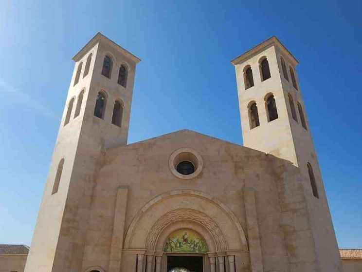Là dove c'era il campo minato ora sorge la chiesa del Battesimo di Gesù