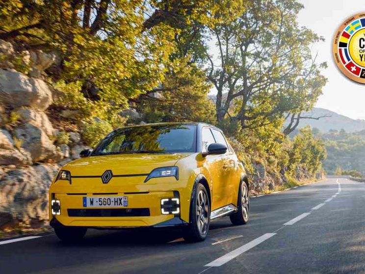 Vince la R5, anche nel 2025 una Renault è "Auto dell'Anno"