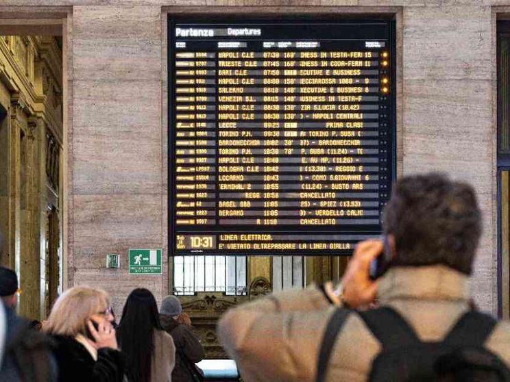 Guasto a Milano: le ferrovie di nuovo nel caos (e Salvini sotto accusa)