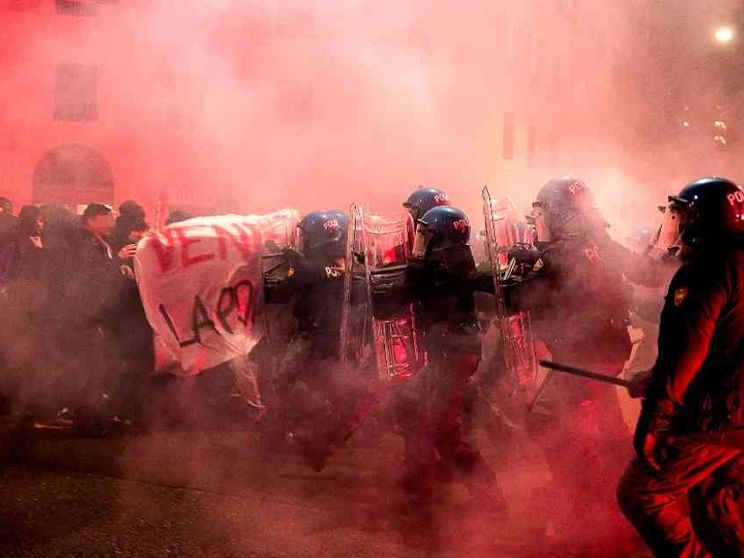 Ramy, scontri tra manifestanti e polizia a Roma