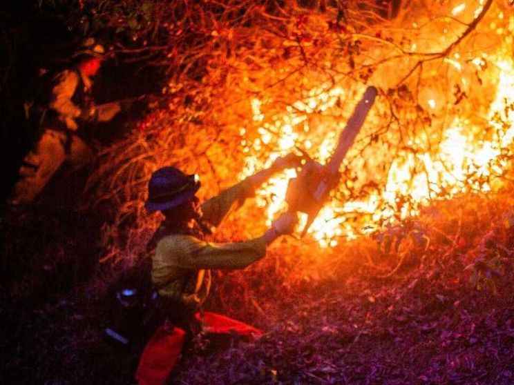 Los Angeles brucia ancora. E le vittime sono salite a 24