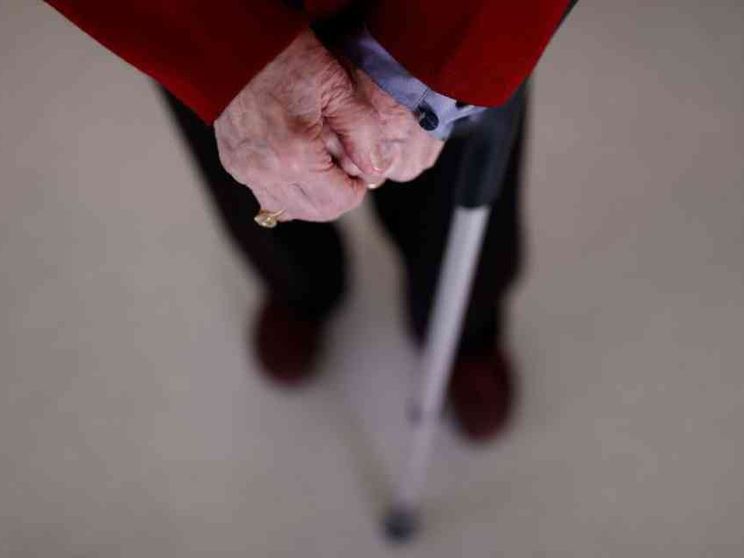 Coabitazione e “convivenze” familiari: la solitudine degli anziani si può curare