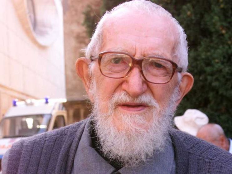Abbé Pierre: i vescovi francesi chiedono l'apertura di un'inchiesta