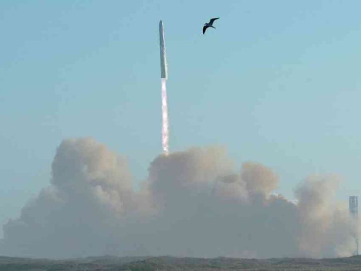 SpaceX: successo a metà per Starship, con spettacolo nei cieli
