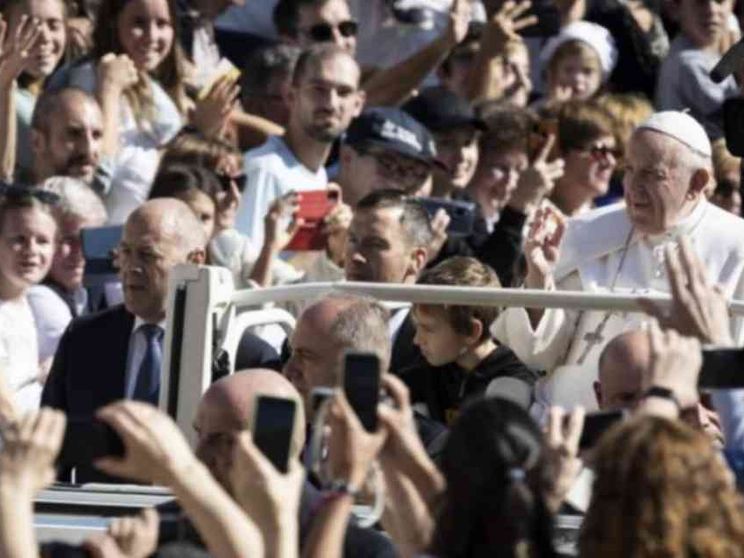 Perché più di 3 italiani su 4 hanno fiducia nel Papa