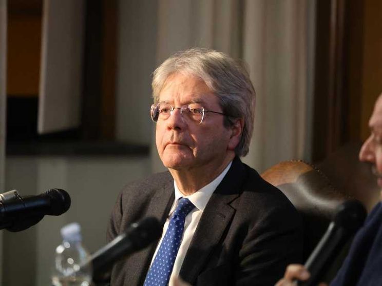 Gentiloni: «È una bellissima giornata. Unire i riformisti, io non cerco ruoli»
