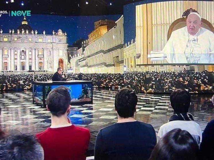 Il Papa: «Espulsione migranti una disgrazia». Suor Petrini governatrice