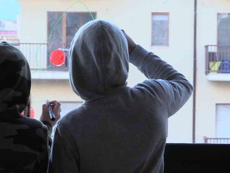 Invisibili o scomparsi? Cosa (non) dicono i numeri dei ragazzi “fantasma”