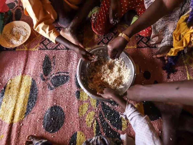 Più di tre miliardi di persone vivono sotto la soglia di povertà