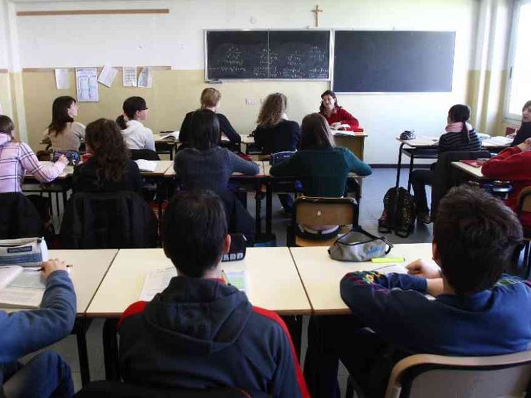 Scuola, iscrizioni (solo online) al via: ecco come fare