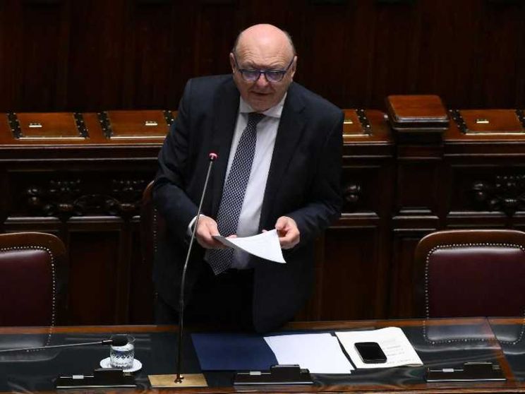 Le mosse allo studio del governo per abbassare i costi delle bollette