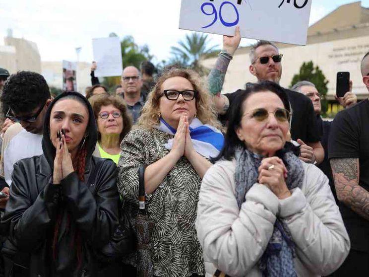 L'urlo di gioia della folla all'annuncio a Tel Aviv. Ma manca ancora Arbel
