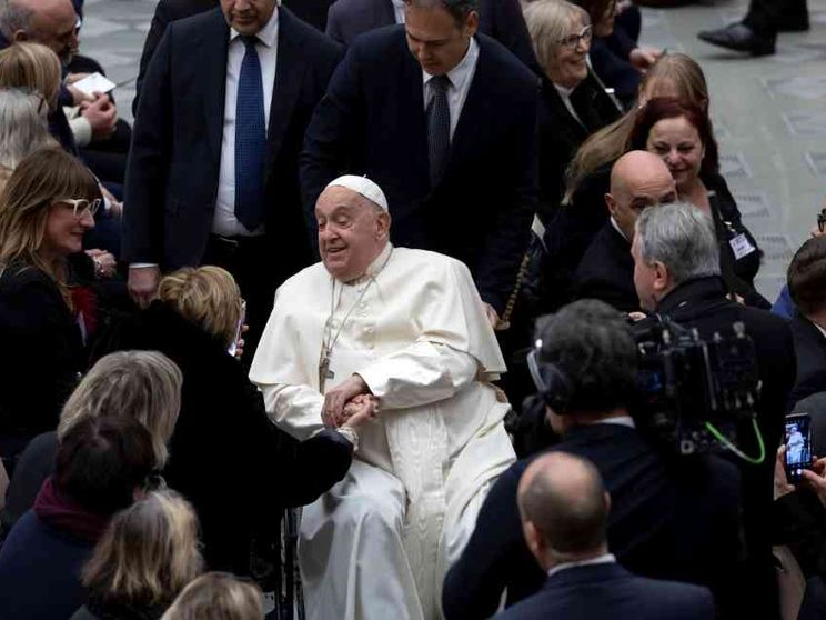 Il Papa ai comunicatori: «Parlate con il cuore, diffondete speranza»