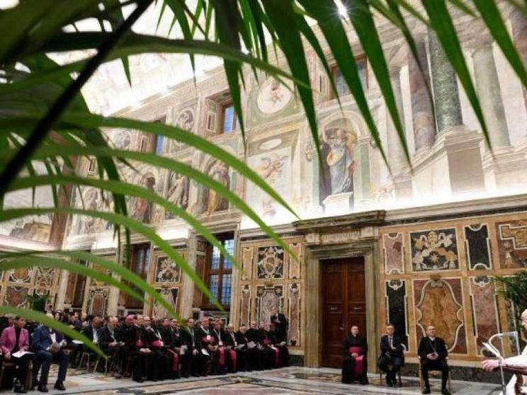 Il Papa: «Il cattivo giornalismo racconta solo il male»