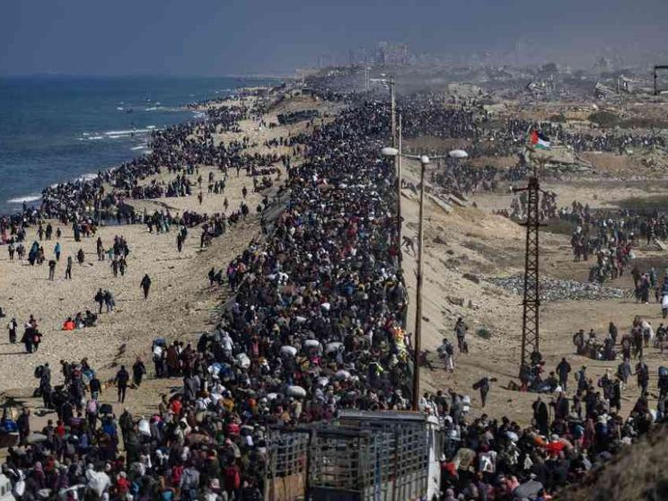 Il ritorno a casa di 300mila palestinesi: «Per noi la guerra è finita oggi»