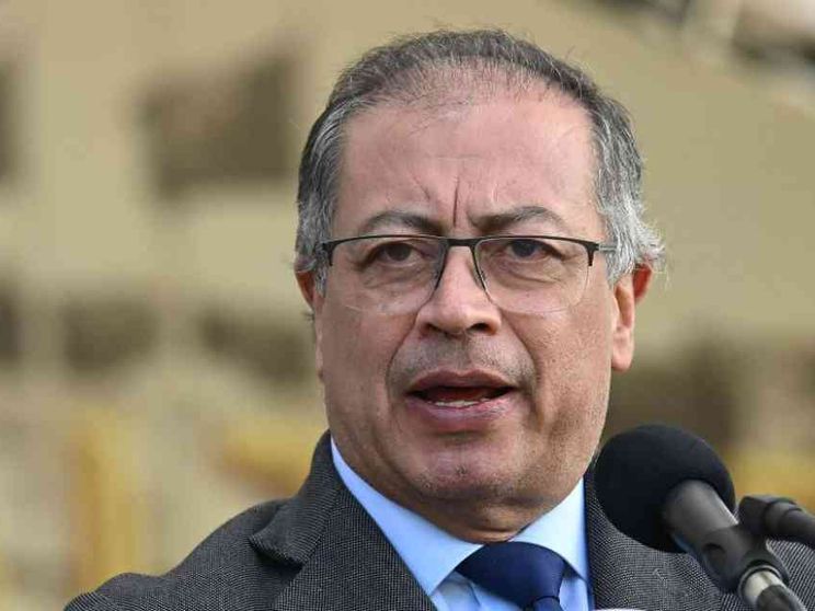 La Colombia si arrende a Trump: sì ai voli dei migranti