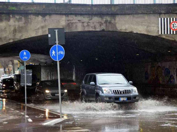 La Liguria e Firenze sono alle prese con bombe d'acqua e allagamenti