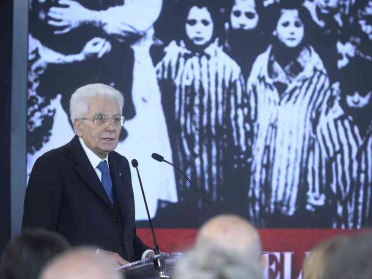 Mattarella: «Auschwitz l'abisso più oscuro toccato dall'umanità»