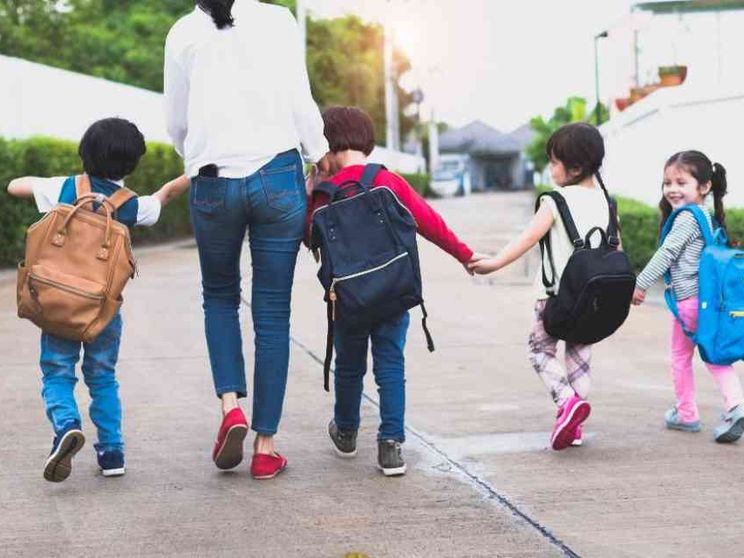 Figli a scuola. Ecco tutti i disastri dell'ipergenitore