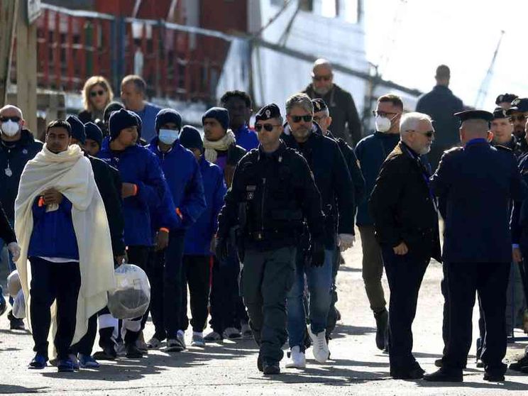 Stop dei giudici sull'Albania: i 43 migranti dovranno rientrare in Italia