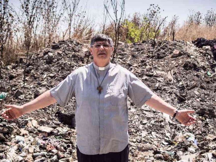 Per i bimbi nelle bare, per chi lotta con il cancro: mai più Terre dei fuochi