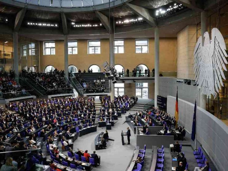 La legge anti-migranti bocciata, la Cdu in pezzi: cosa succede in Germania