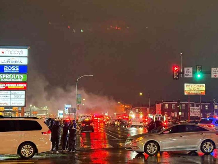 Jet si schianta a Philadelphia, 6 morti