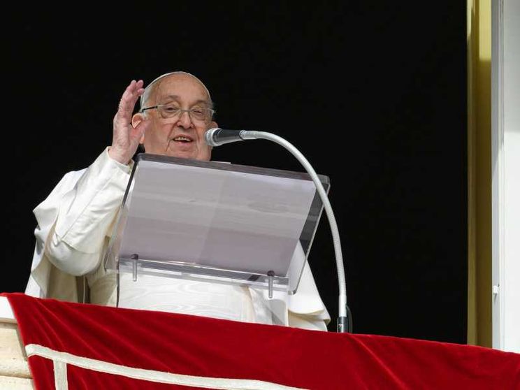 Dal Papa appello ai governanti per la pace e a giovani coppie per procreare