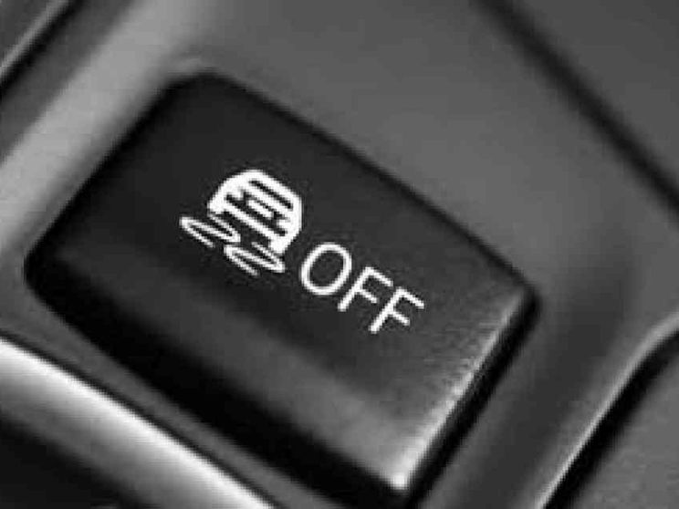 Una pietra miliare per l'auto: l'ESP di Mercedes compie 30 anni