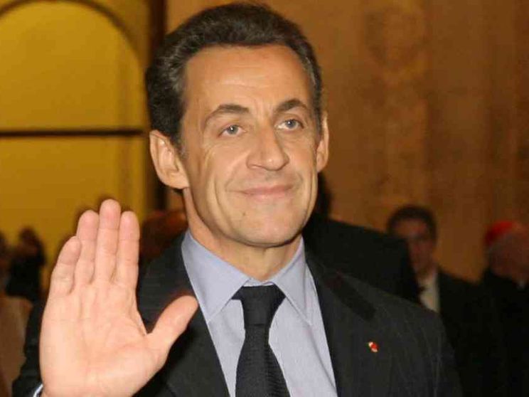 Braccialetto elettronico per l'ex presidente Sarkozy
