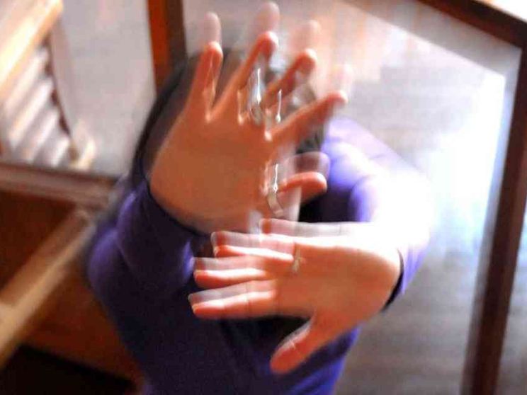 Giulia, sposa a 12 anni, schiava sessuale e madre a 14: choc a Latina