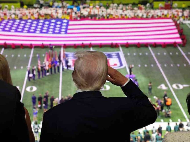 Trump: ho parlato con Putin. E annuncia dazi al 25% sull'acciaio