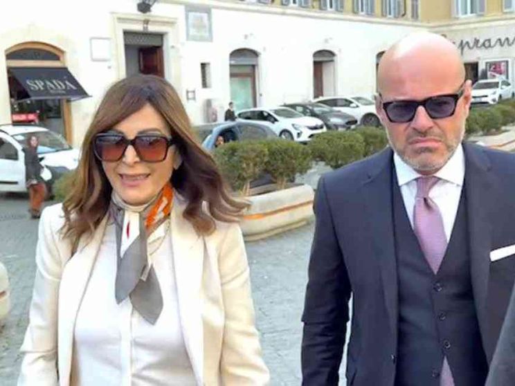 Santanchè, mozione di sfiducia al via. Le opposizioni: «Meloni è ricattata?»