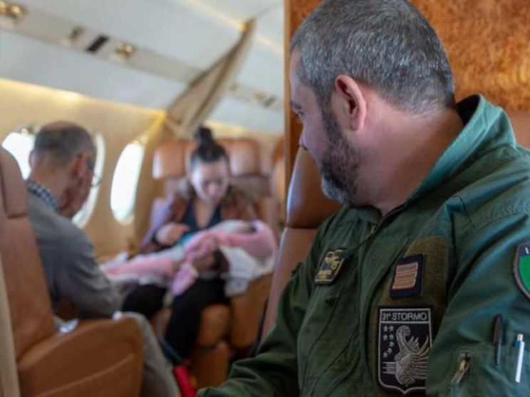 Volare per salvare vite: i militari del 31° Stormo (con cui viaggia il Papa)