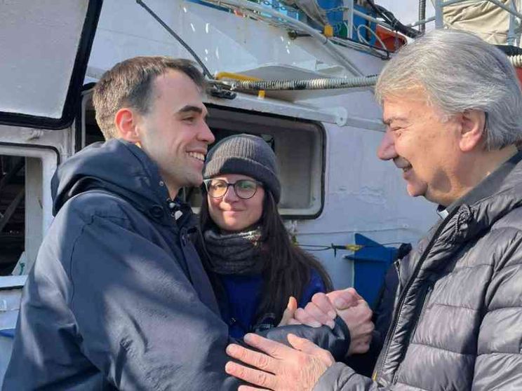 L'arcivescovo di Napoli sulla Mare Jonio