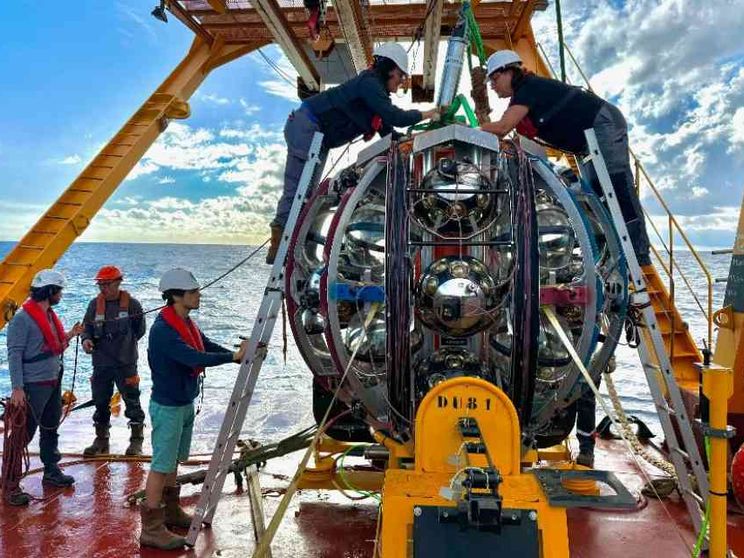 Messaggio dallo spazio profondo: un neutrino ci svela un Universo oscuro