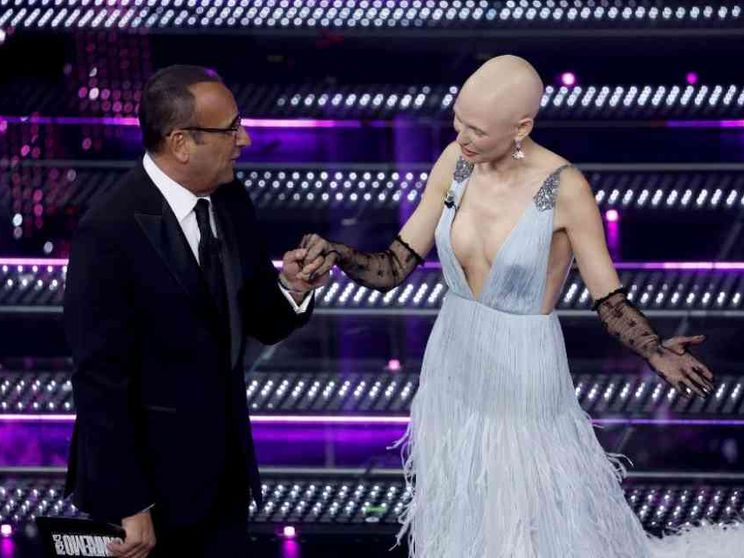 È la sera di Bianca Balti: «Al Festival sono venuta a celebrare la vita»