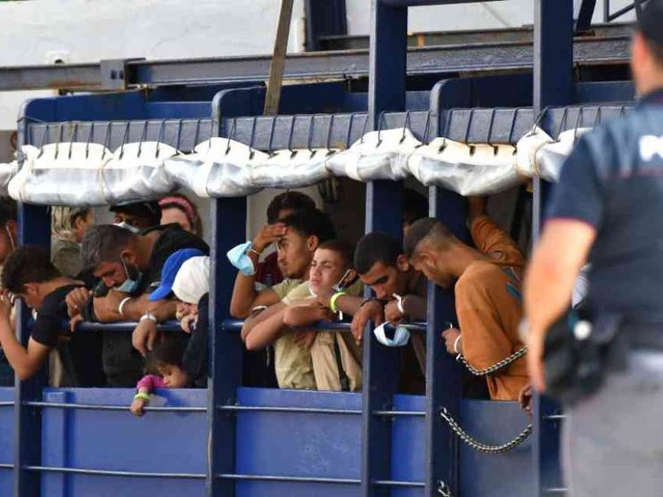 L'immigrazione è una risorsa: ecco perché è necessario abolire i click days