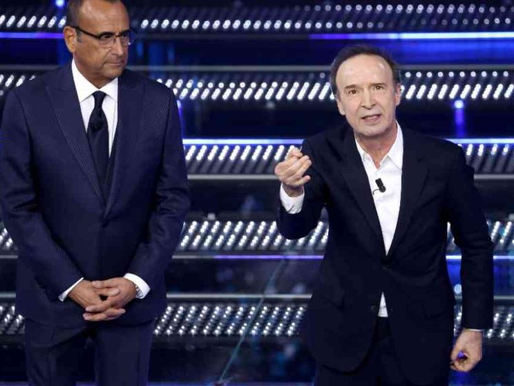 Benigni apre il Festival e difende Mattarella: «Siamo orgogliosi di lei»