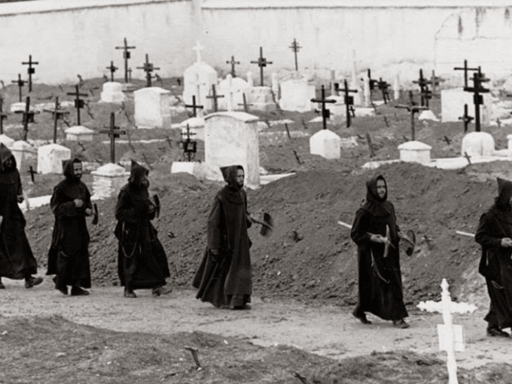 Chi sono i Fossores, i frati che seppelliscono i morti e consolano i loro cari