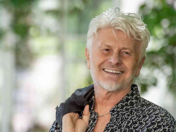 Eterno Ron, è rimasto al centro esatto della musica