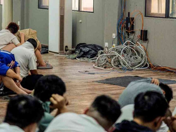 Tornano a casa i lavoratori ridotti in schiavitù nei centri truffa