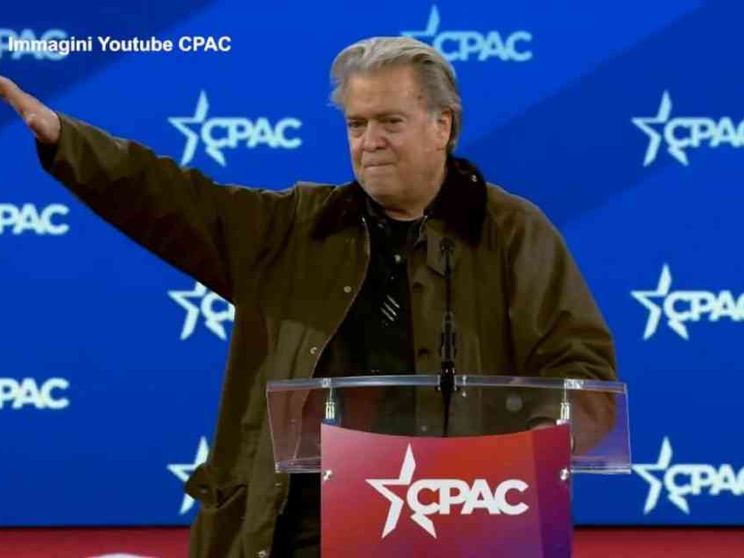 La premier Meloni sorvola sul braccio teso di Bannon