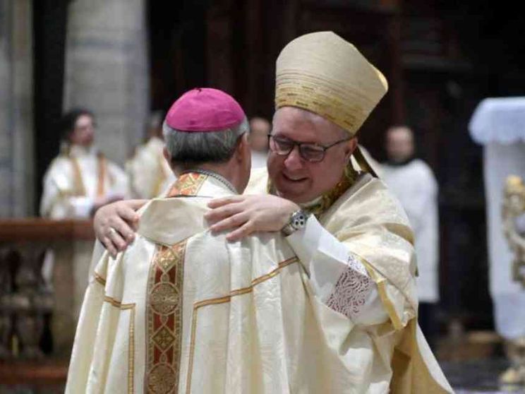 «Appartenere a Dio, condividere la gioia vera»: Torriani consacrato vescovo